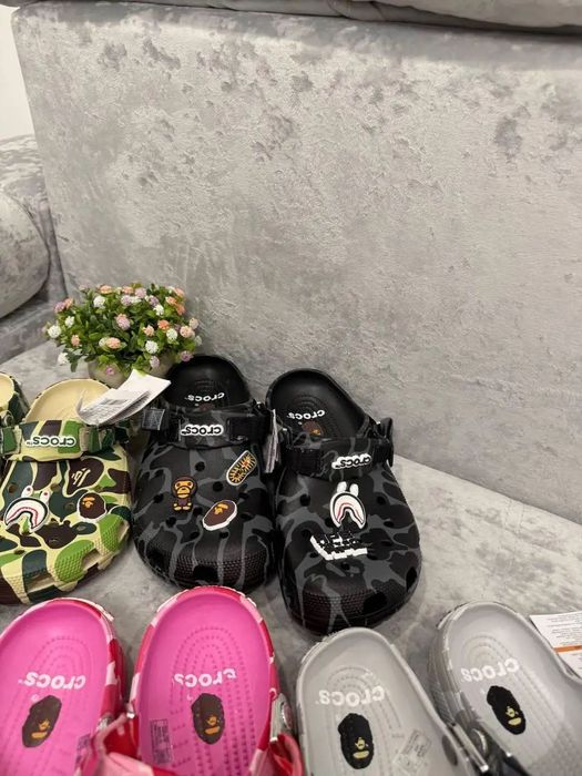 ‼️РОЗПРОДАЖ‼️ Тапки Bape x Crocs | Чорний, синій, зелений, рожевий | Розміри 37–45