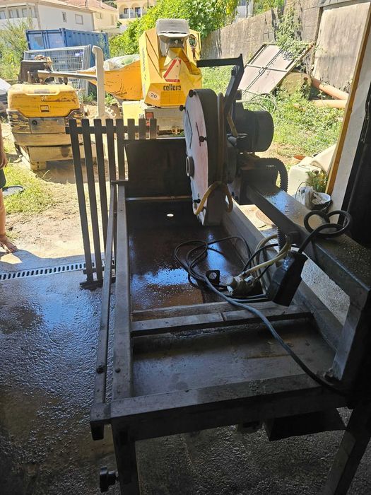 Serra de mesa com disco de diamante 380v