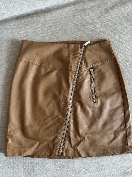 Spodnica w kolorze karmelowym