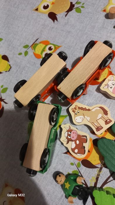 Потяг, машина, рейки, дерева, тварини до дерев'яної залізниці