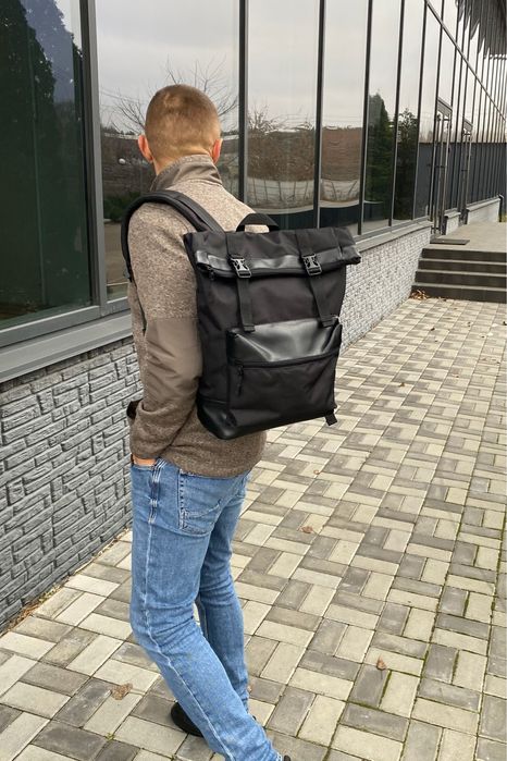 Рюкзак ролл топ чорний для міста спорту подорожей портфель