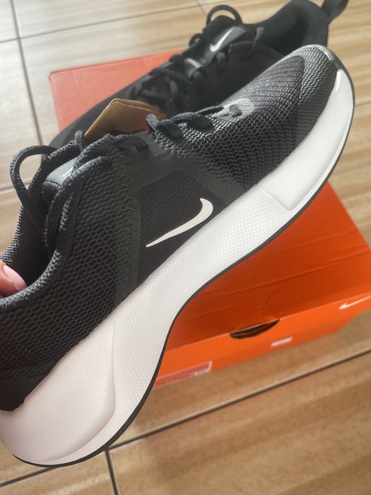 Продам кросівки NIKE MC TRAINER 3