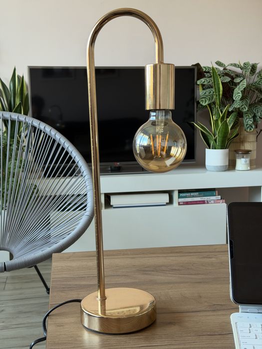 Złota lampa używana