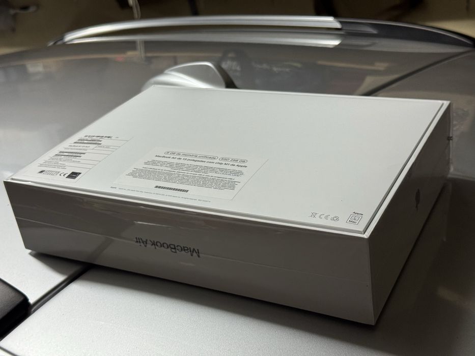 Caixa Macbook Air 13 M1
