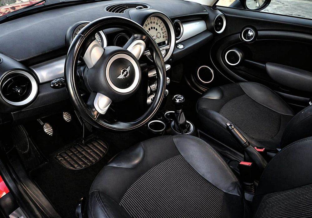 Mini Cooper 1.6 impecável