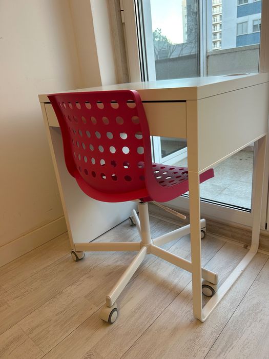 Secretaria e Cadeira Ikea Escritório Home Office Portátil