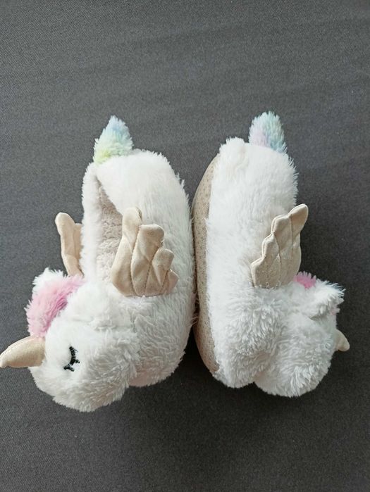 Kapcie pluszowe Jednorożec