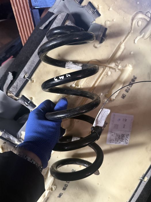 Пружина audi q7 задняя