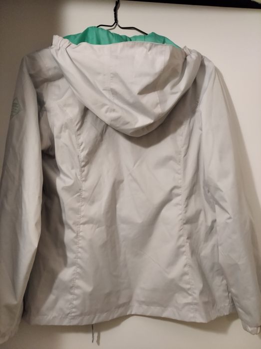 Modna kurtka damska wiatrówka Decathlon