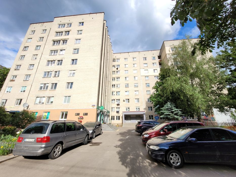 Apartment in Lutsk, Krasne - More