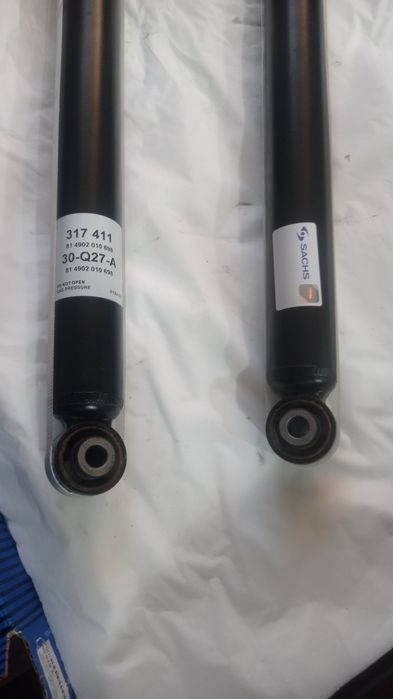 Амортизатор задний NISSAN LEAF 11-17