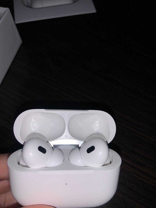 AirPods Pro 2 (USB-C) + Чохол у Подарунок! Нові, Повний Комплект