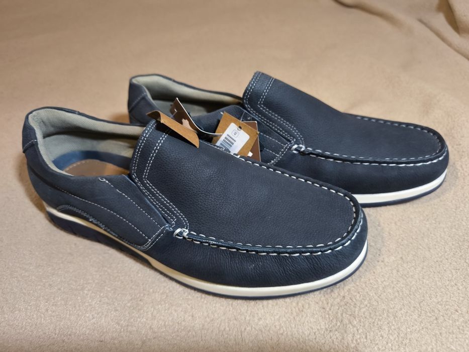 Sapatos novos em couro /pele natural de qualidade Premium
Produto de F