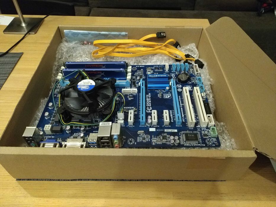 Płyta główna GIGABYTE z procesorem XEON E3-1280v2 Socket 1155 + RAM