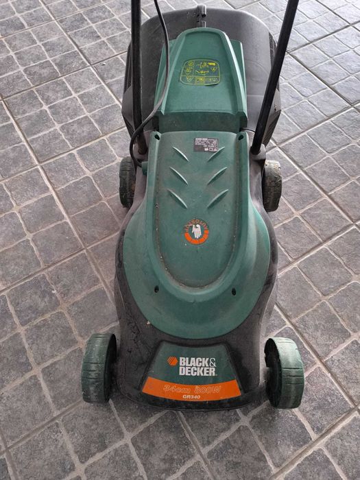 Maquina cortar relva