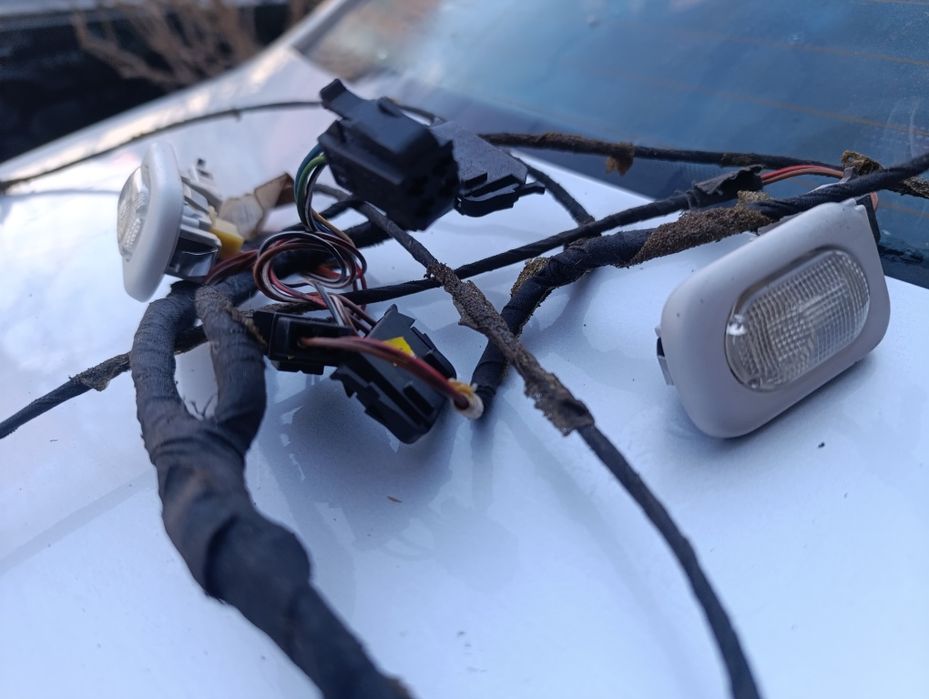 Плафоны задних пассажиров. С проводкой козырьков и люка гольф 3 Вента