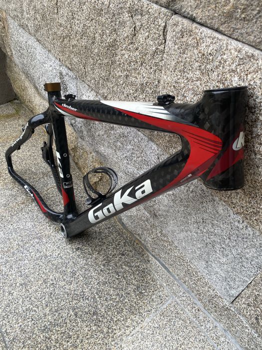 Quadro carbono Goka para aro 26