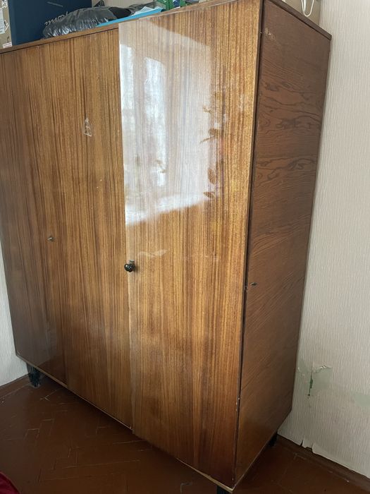 Шкаф 3-х дверный , б/у