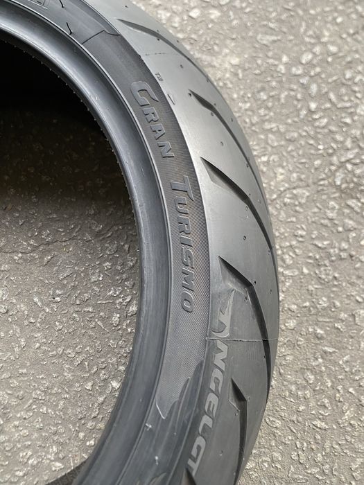 Pneu de mota 180/55/17 Pirelli Angel GT (NOVO)