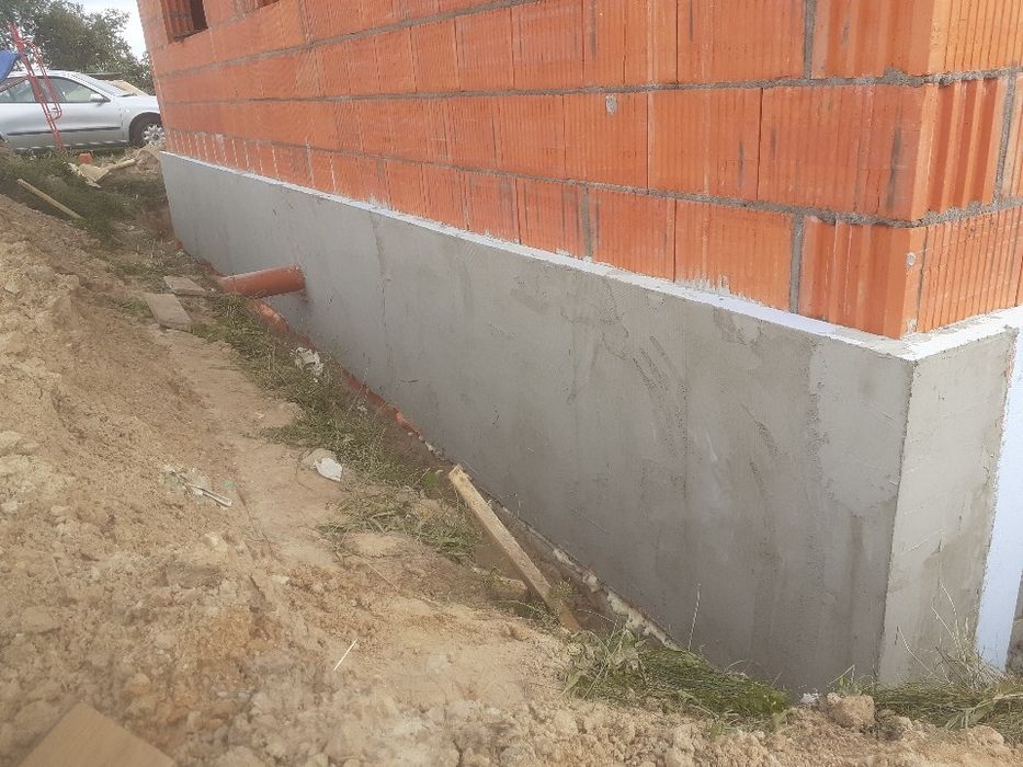 Drobne prace ziemne mini koparka. Izolacja docieplenie fundametów