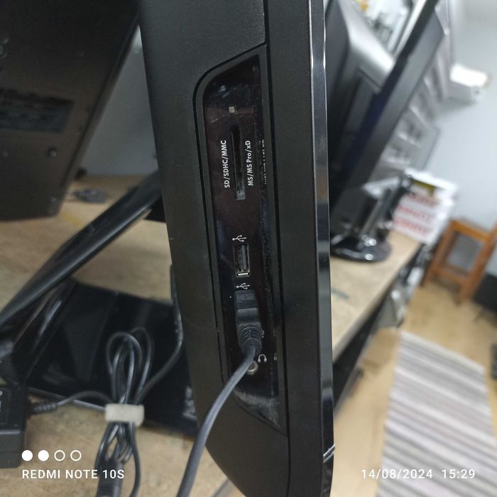 3 - Computador HP Compaq  ALL-in-ONE 8200