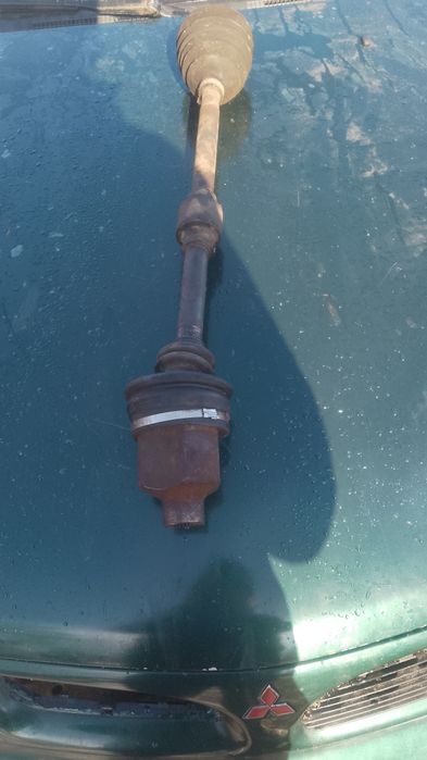 Продам по запчастинах Міцубісі карізма 1.6 1998 рік дорестайлінг