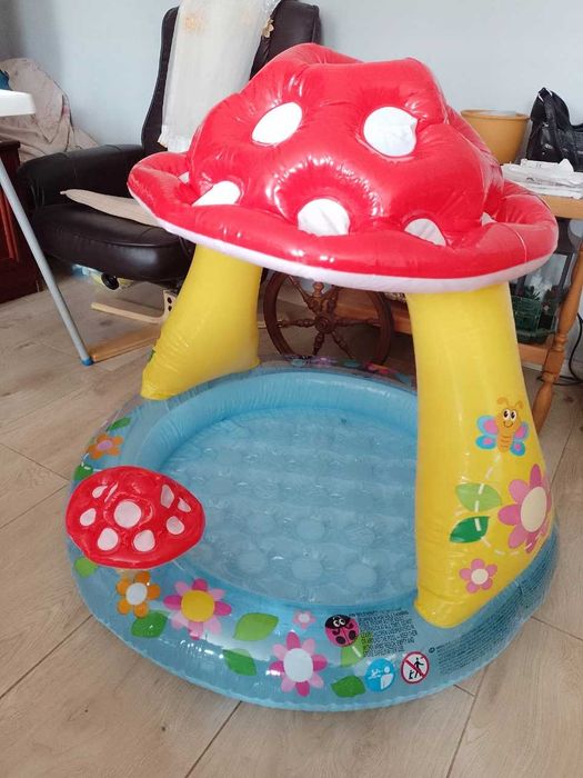 Basen Dmuchany dla Dzieci z Daszkiem Muchomorek 102 cm - NOWY