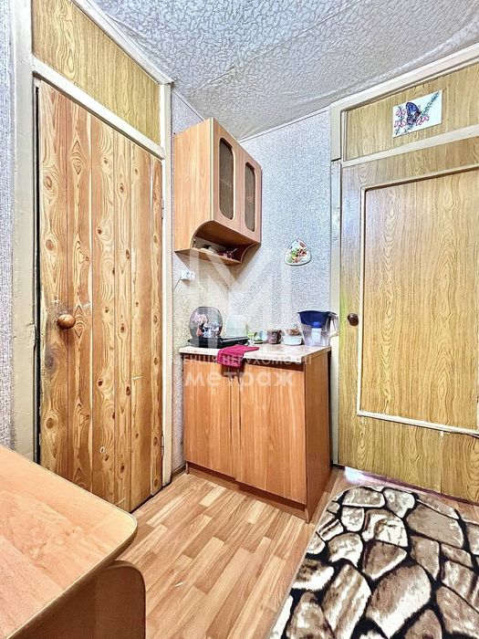 Продам гостинку м. Индустриальная, Ивана Каркача, свой с/у, кухня