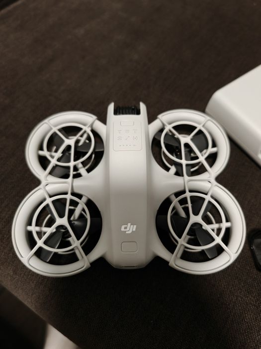 Dji Neo Fly More Combo com 3 baterias + DJI Care refresh 2 anos