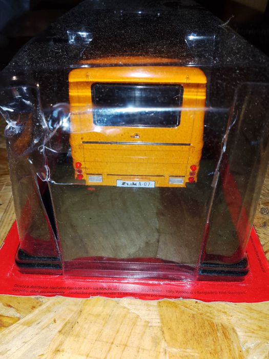 Żuk 1:24 pomarańczowy