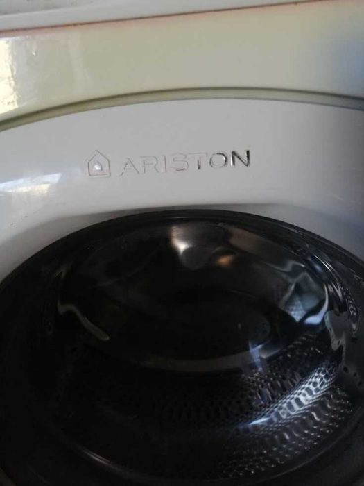 Pralka wąska Ariston AVSL 85. Pojemność 4,5kg. Sprawna.
