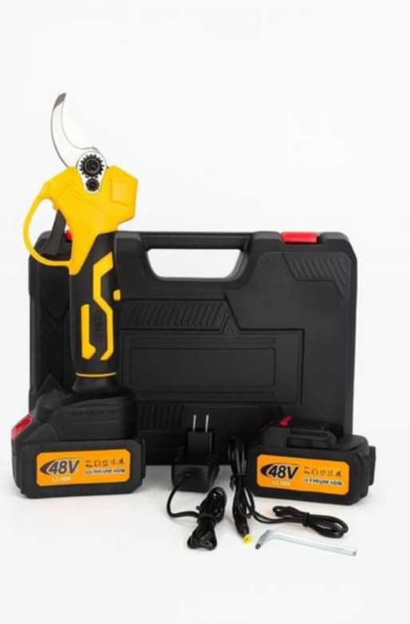Аккумуляторный секатор 48V 2 АКБ в кейсе Электросекатор для сада 30мм