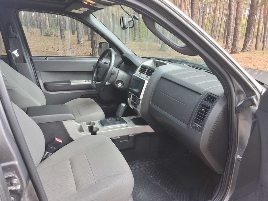 Автомобіль Ford Escape 2011