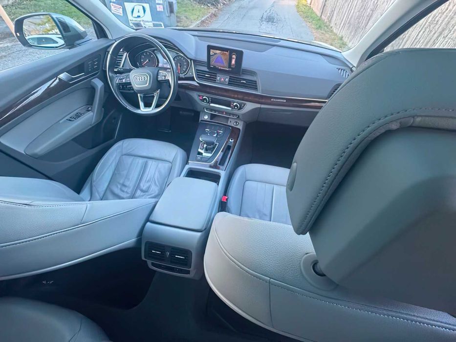 Audi Q5      2020