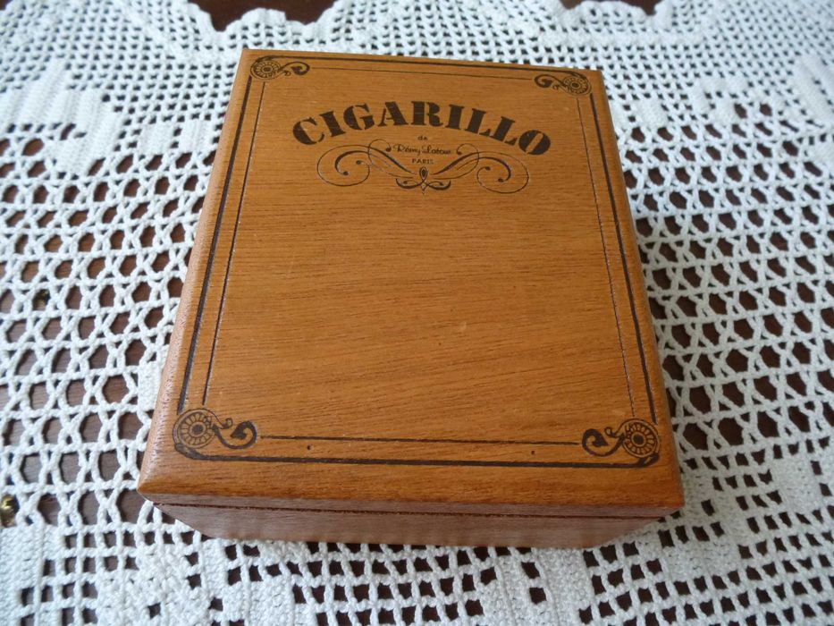Caixa Cigarillo de Rémy Latour, vazia