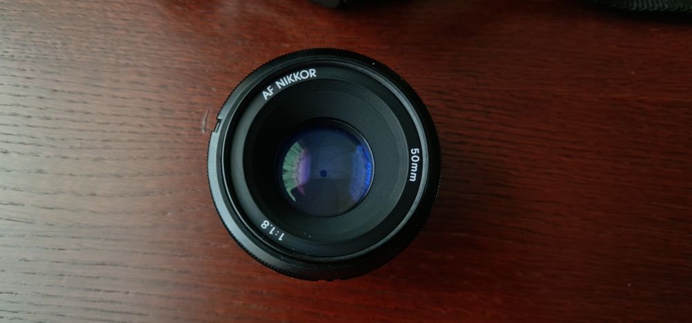 Фотоапарат Nicon D7000 і об'єктив Nikon AF Nikkor 50mm f/1.8.