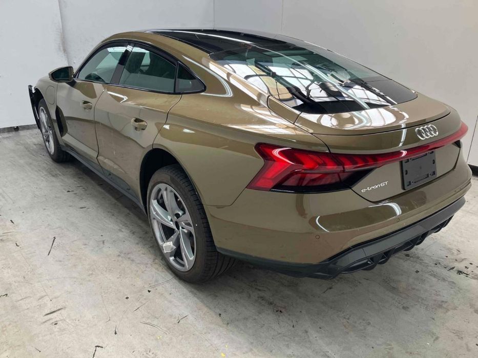 ,кришка багажника Audi E-Tron GT