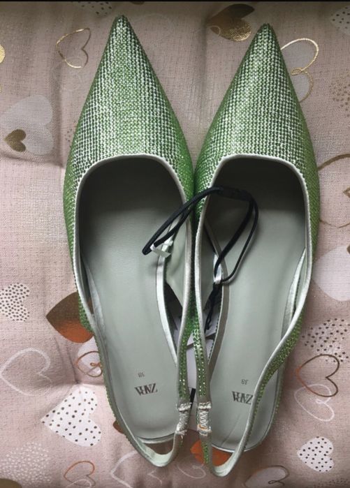 ZARA Czółenka z błyszczącym wykończeniem 38