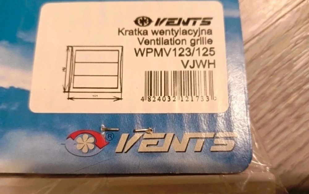 Kratka wentylacyjna biała nowa