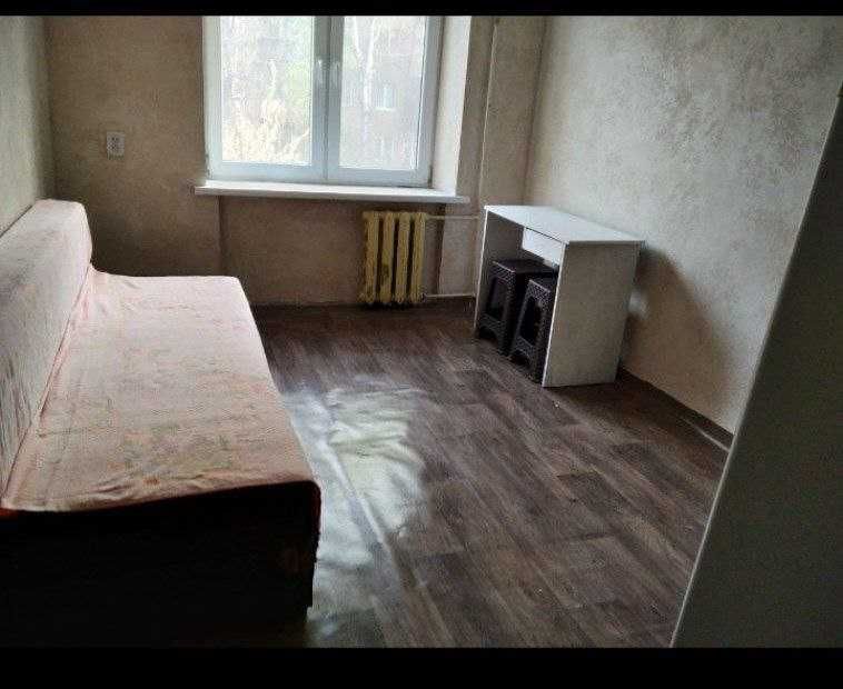 Продам 1 кiмнату в гуртожитку на Браiлках