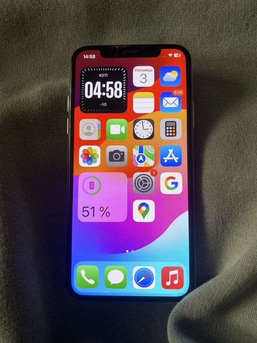 iPhone 10 xc в хорошому стані