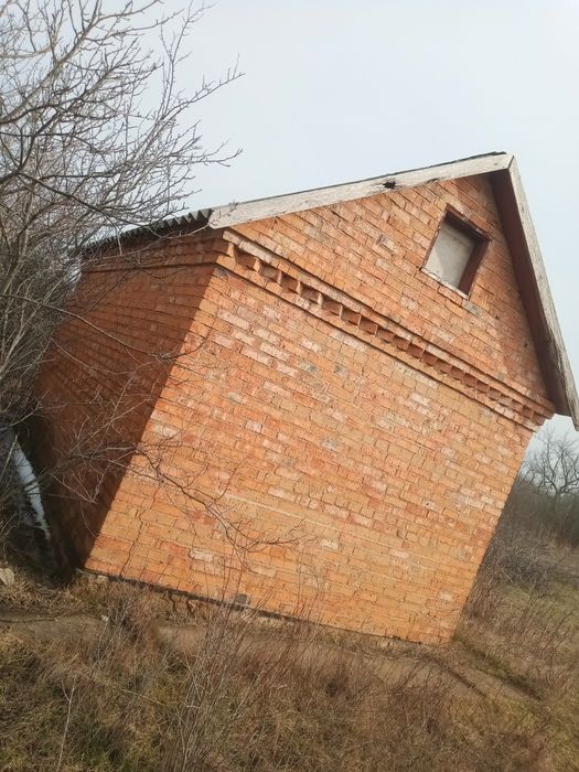 Продам будинок можна і під розбор участок єсть
