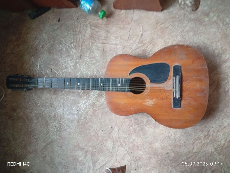 Гитара семиструнная