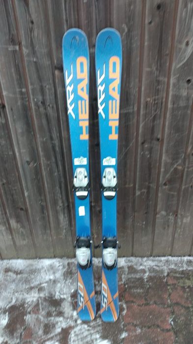 Narty zjazdowe różne rodzaje