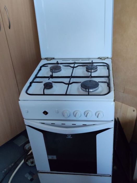 Продам газову плиту