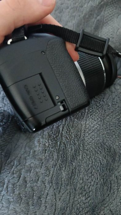 Canon EOS 500D + Canon 18-55mm