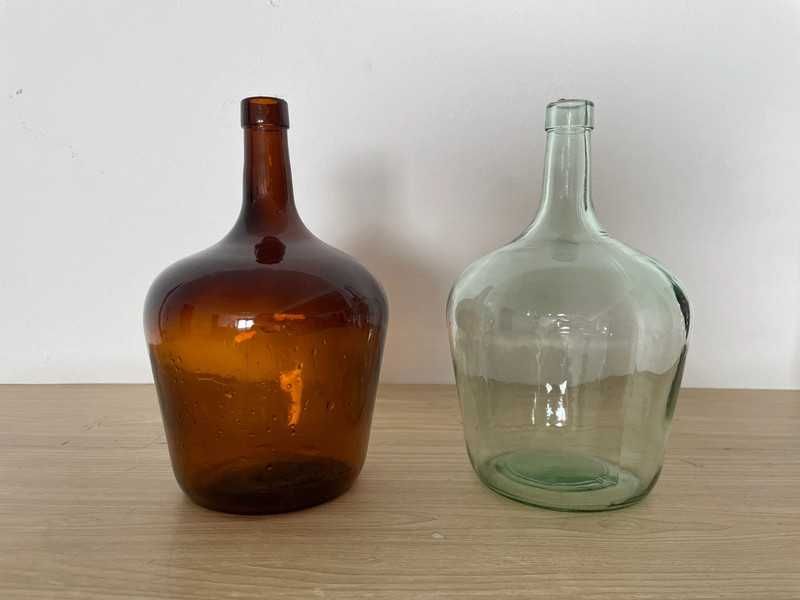 2 garrafões de 2,5 litros