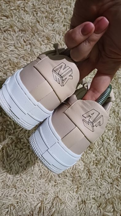 Кросівки Nike Air Force 1 Pixel.