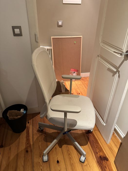 Cadeira de escritorio beje