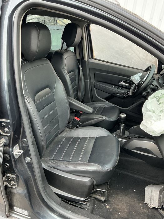 CONJUNTO DE BANCOS COM QUARTELAS DACIA DUSTER ANO 2019